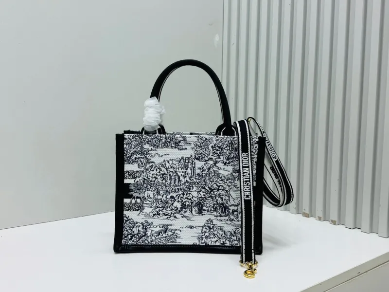 Dior Shopping Bags-202 - Image 4