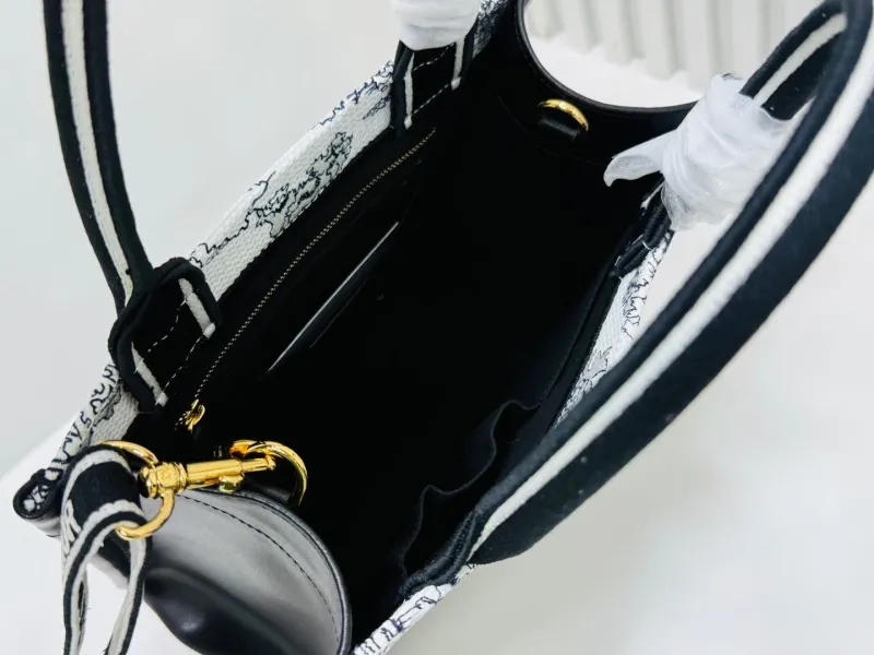 Dior Shopping Bags-202 - Image 9