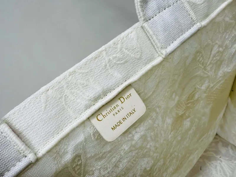 Dior Shopping Bags-205 - Image 8