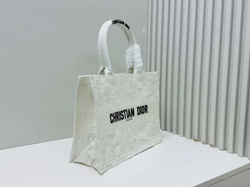 Alternative view of Dior Shopping Bags-206