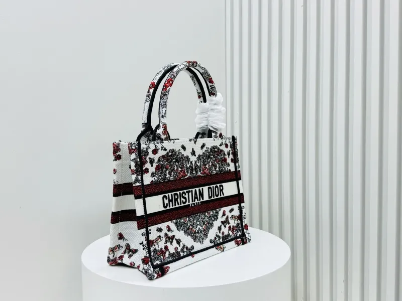 Alternative view of Dior Shopping Bags-210