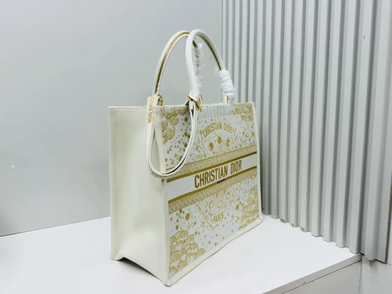 Alternative view of Dior Shopping Bags-211