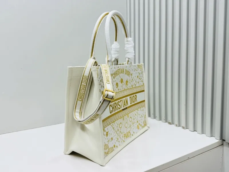 Alternative view of Dior Shopping Bags-212
