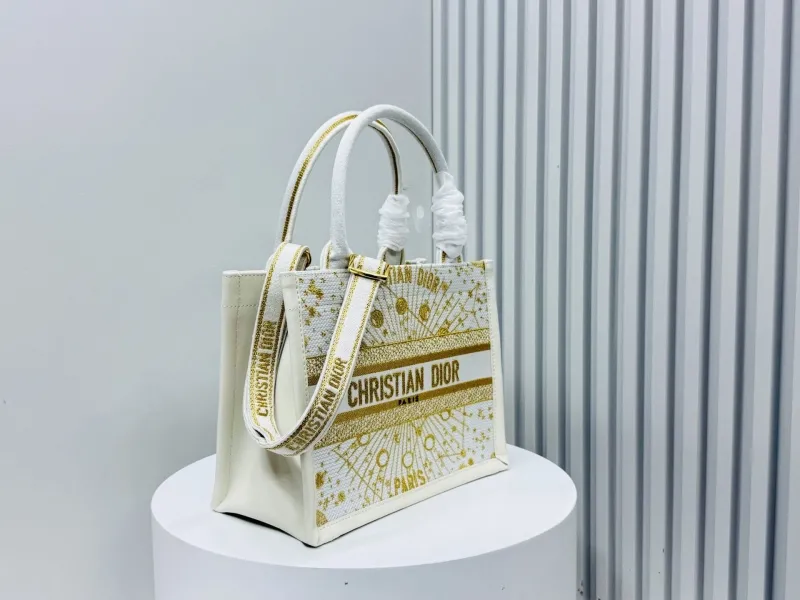 Alternative view of Dior Shopping Bags-213