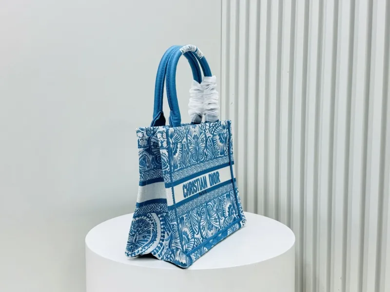 Alternative view of Dior Shopping Bags-224