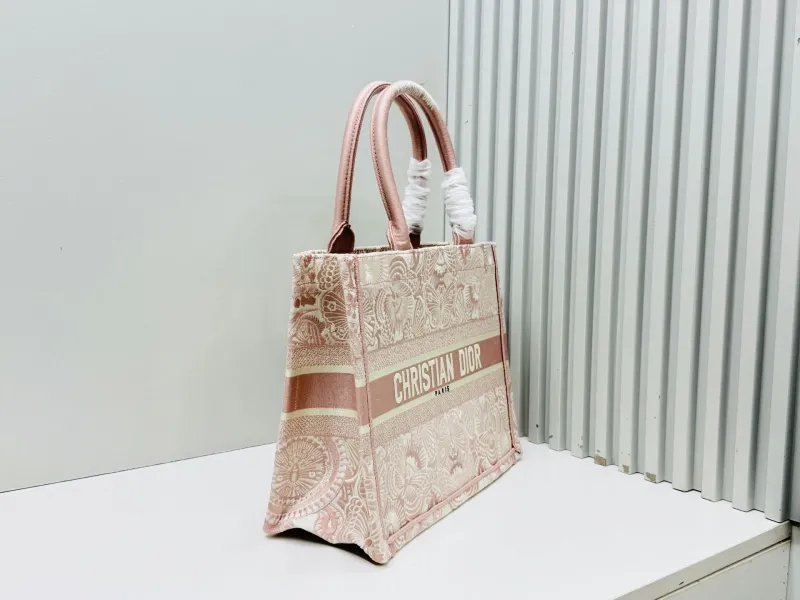 Alternative view of Dior Shopping Bags-226