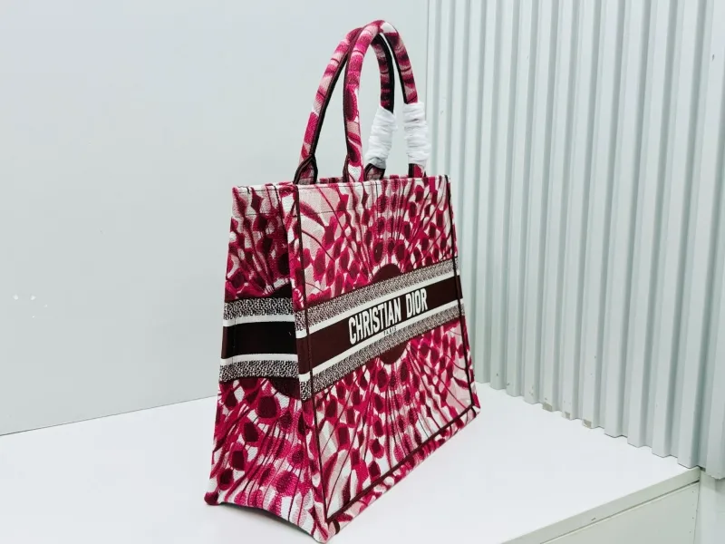 Alternative view of Dior Shopping Bags-227