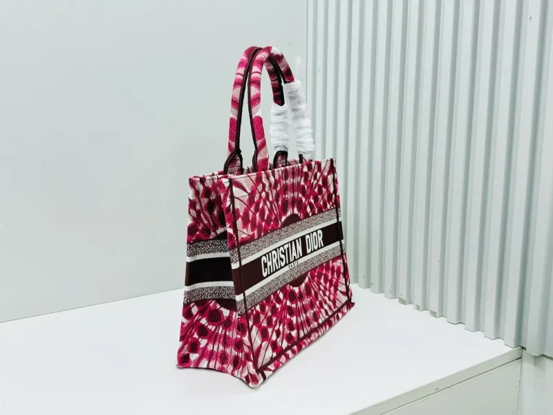 Alternative view of Dior Shopping Bags-228