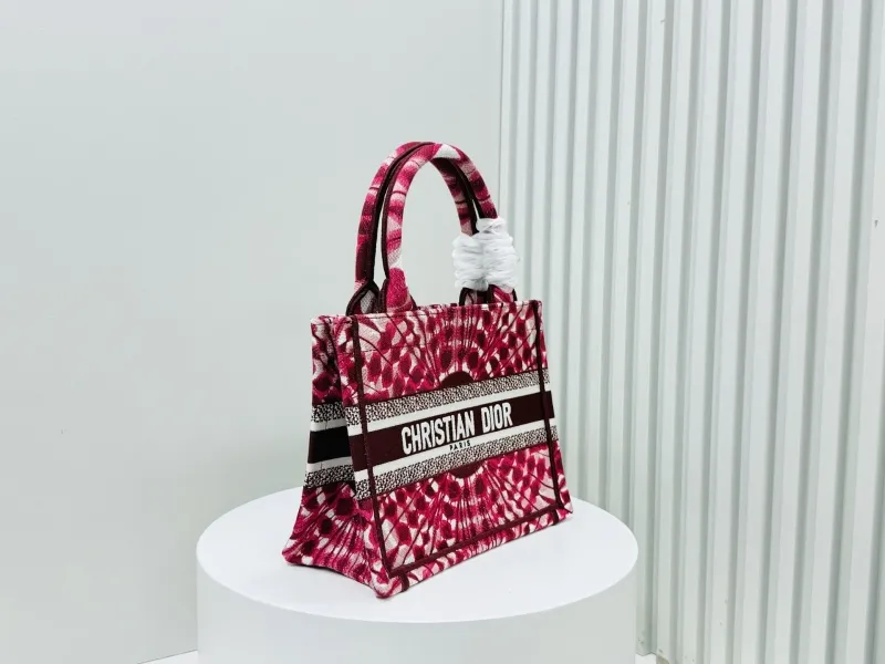 Alternative view of Dior Shopping Bags-229