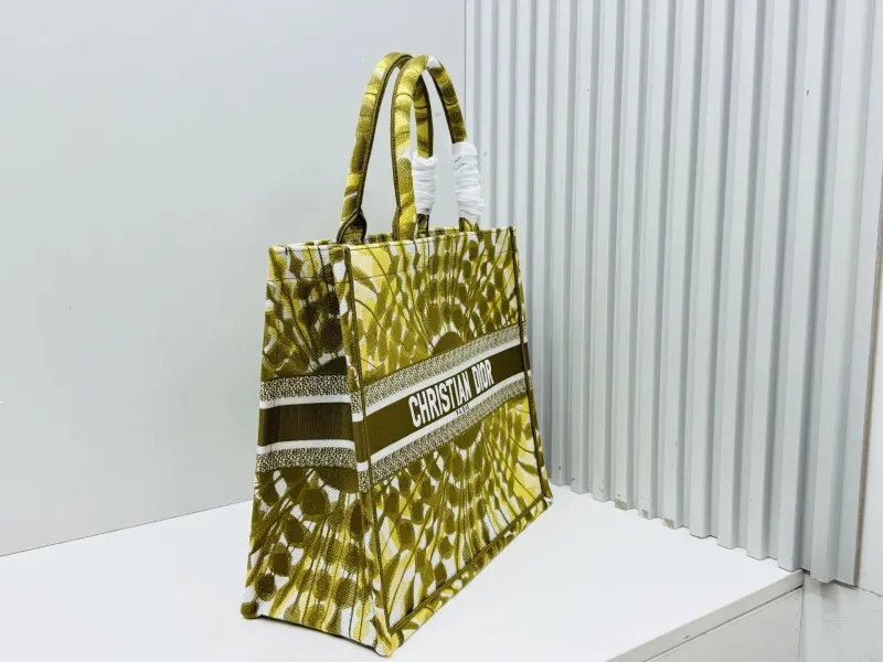Alternative view of Dior Shopping Bags-230