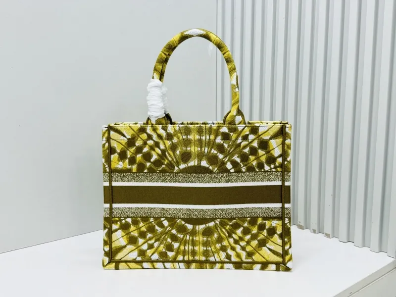 Dior Shopping Bags-231 - Image 4