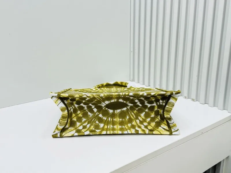 Dior Shopping Bags-231 - Image 8