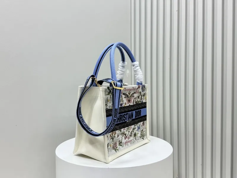 Alternative view of Dior Shopping Bags-237