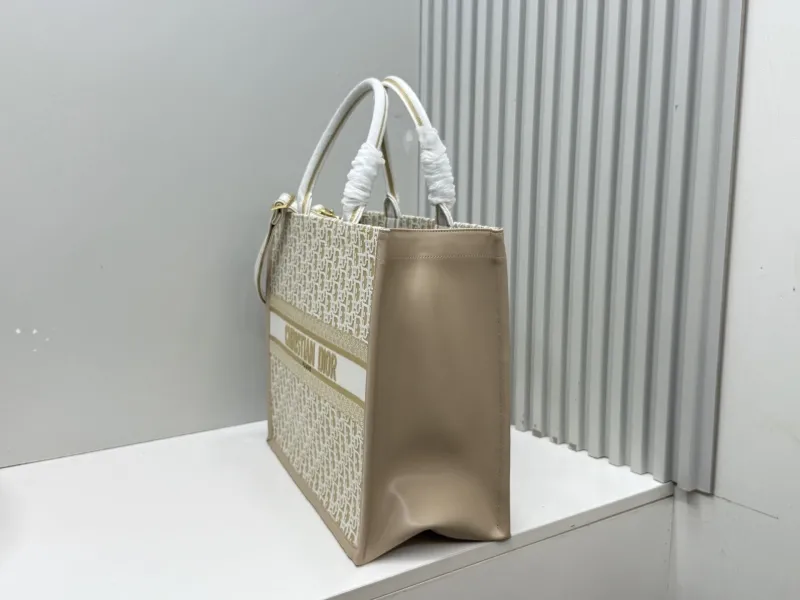 Dior Shopping Bags-238 - Image 3