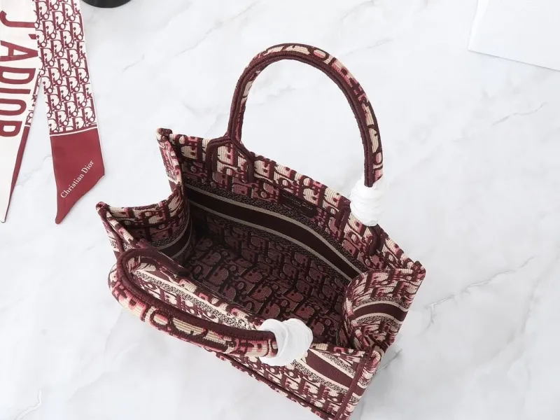 Dior Shopping Bags-242 - Image 8