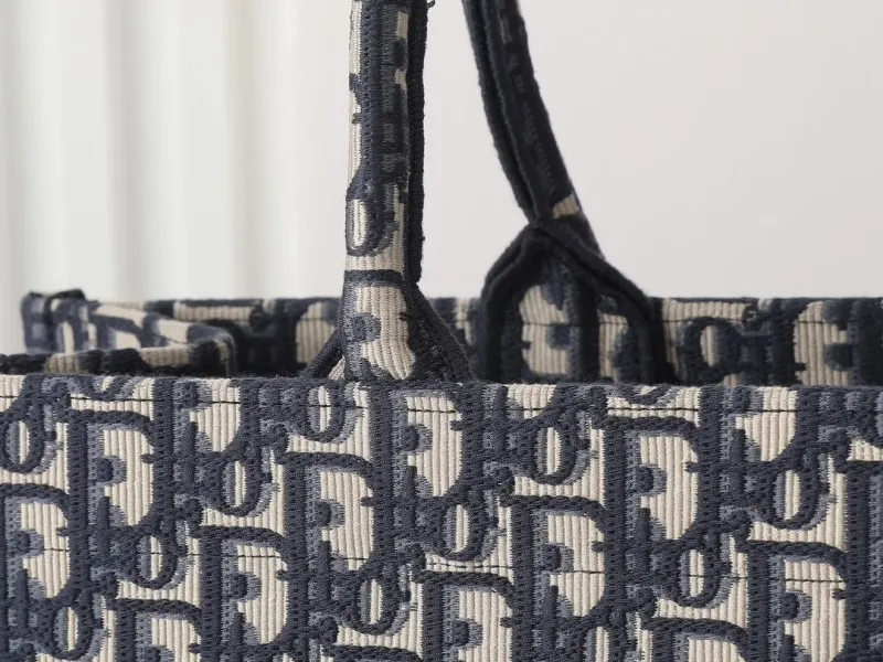 Dior Shopping Bags-243 - Image 5