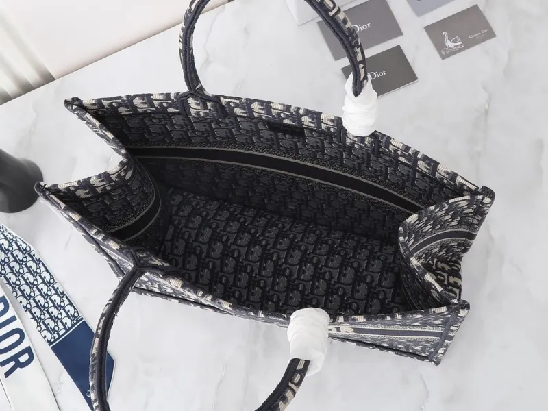 Dior Shopping Bags-243 - Image 8
