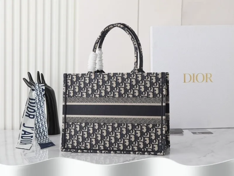 Alternative view of Dior Shopping Bags-244