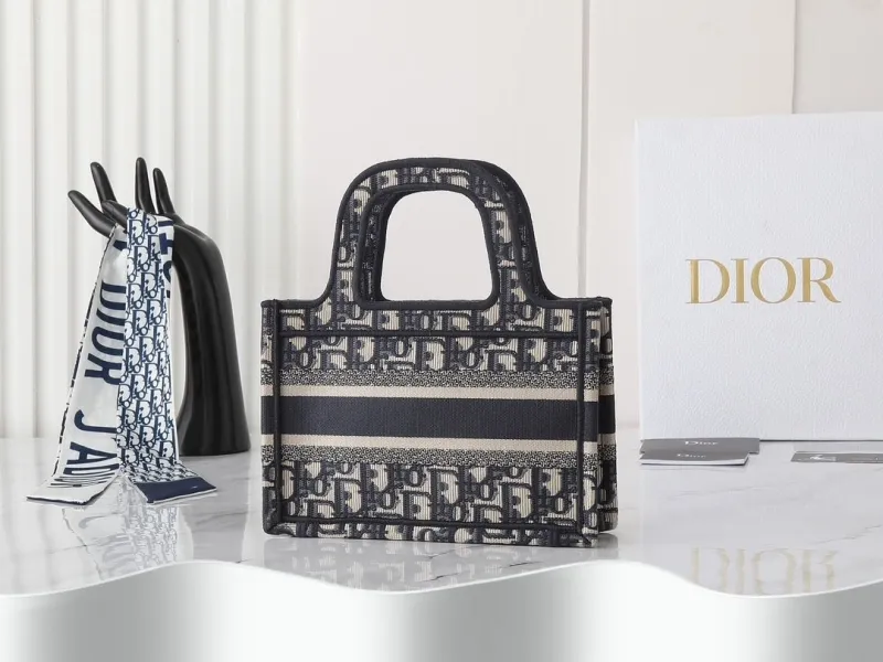 Alternative view of Dior Shopping Bags-246