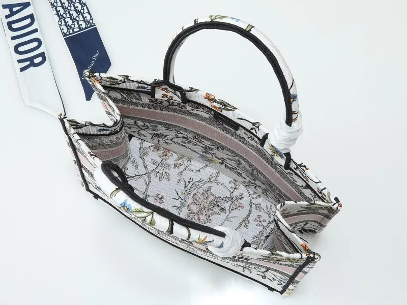 Dior Shopping Bags-248 - Image 8