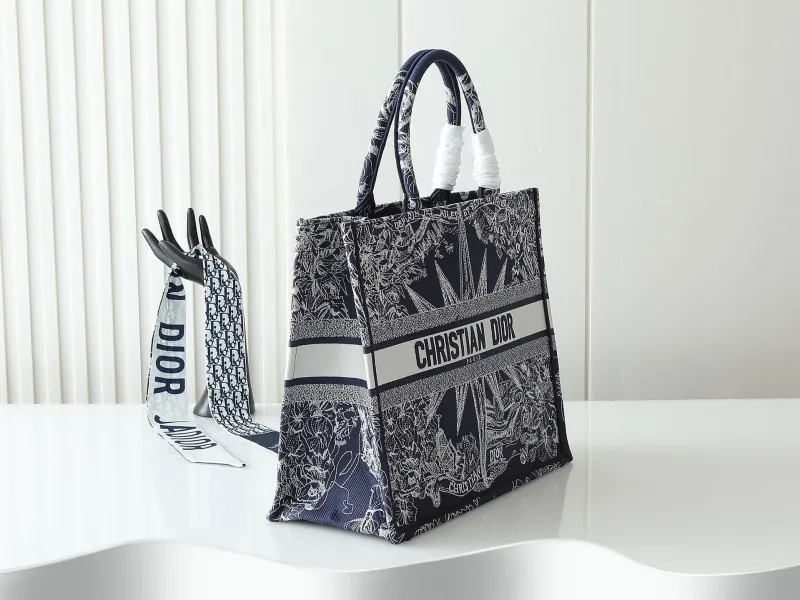 Alternative view of Dior Shopping Bags-249
