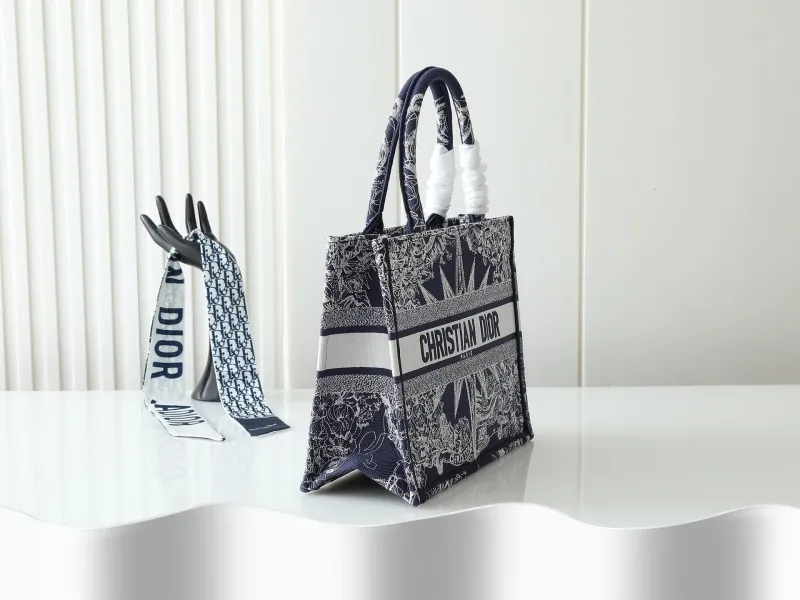 Alternative view of Dior Shopping Bags-250