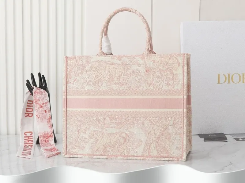 Alternative view of Dior Shopping Bags-255