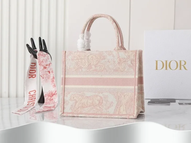 Alternative view of Dior Shopping Bags-257