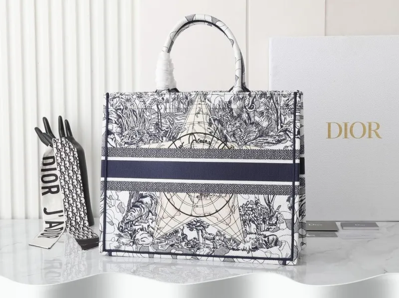 Alternative view of Dior Shopping Bags-273