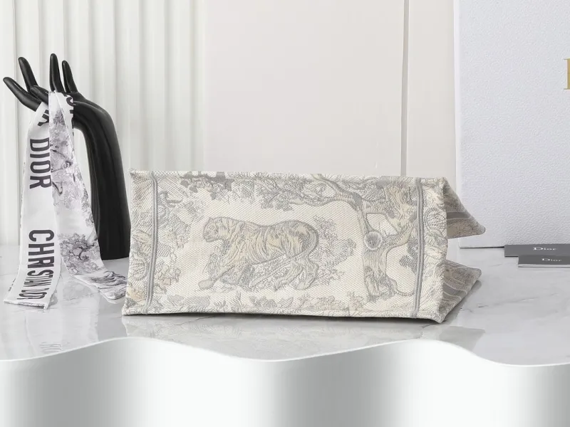 Dior Shopping Bags-278 - Image 7
