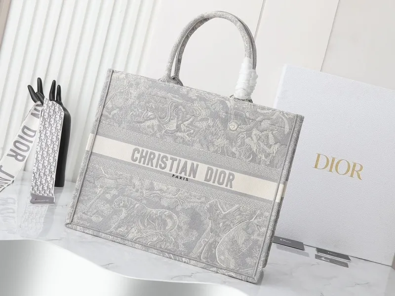 Dior Shopping Bags-284