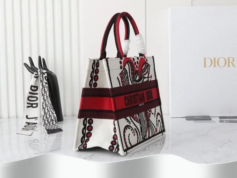 Alternative view of Dior Shopping Bags-289