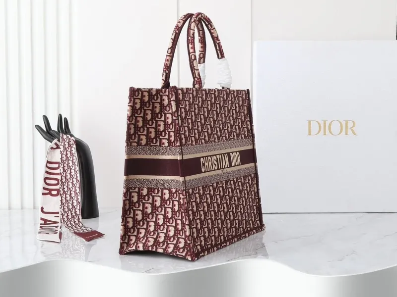 Alternative view of Dior Shopping Bags-296