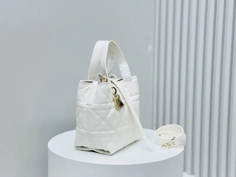 Alternative view of Dior Shopping Bags-302