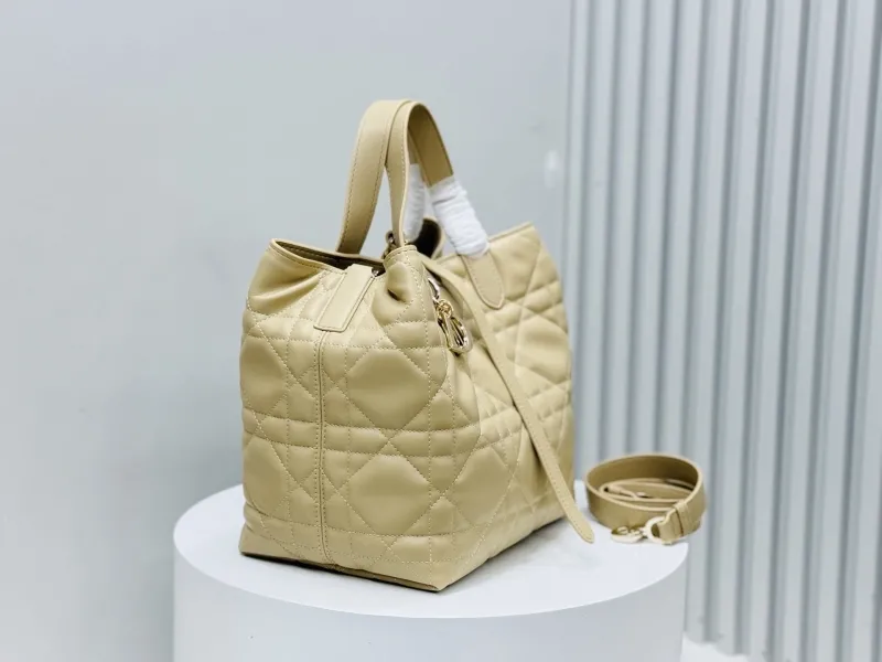 Alternative view of Dior Shopping Bags-305
