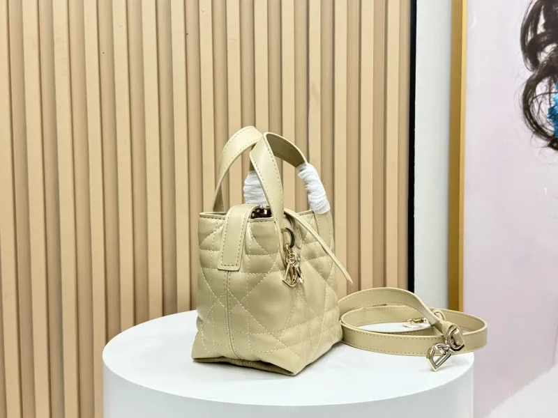 Alternative view of Dior Shopping Bags-310