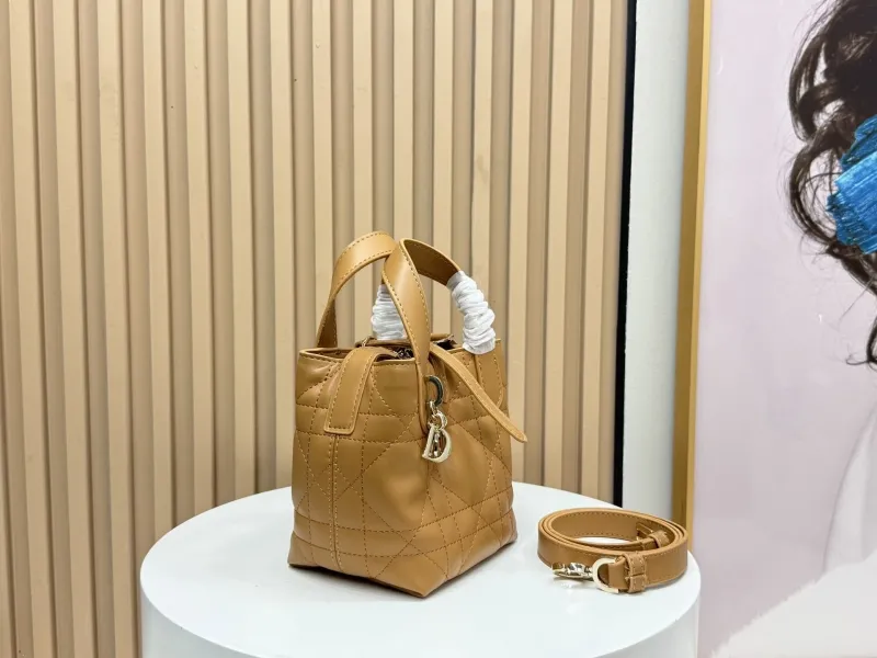 Alternative view of Dior Shopping Bags-312