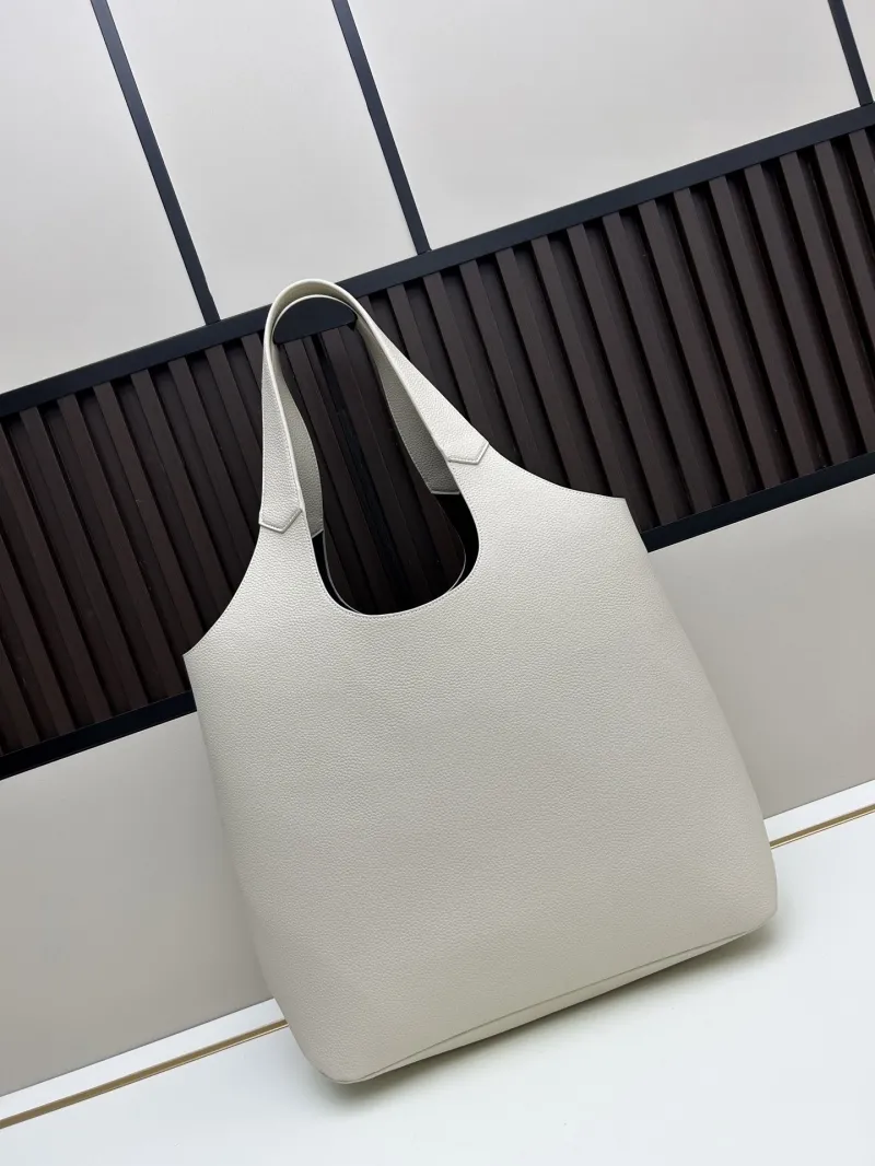Alternative view of Dior Shopping Bags-317