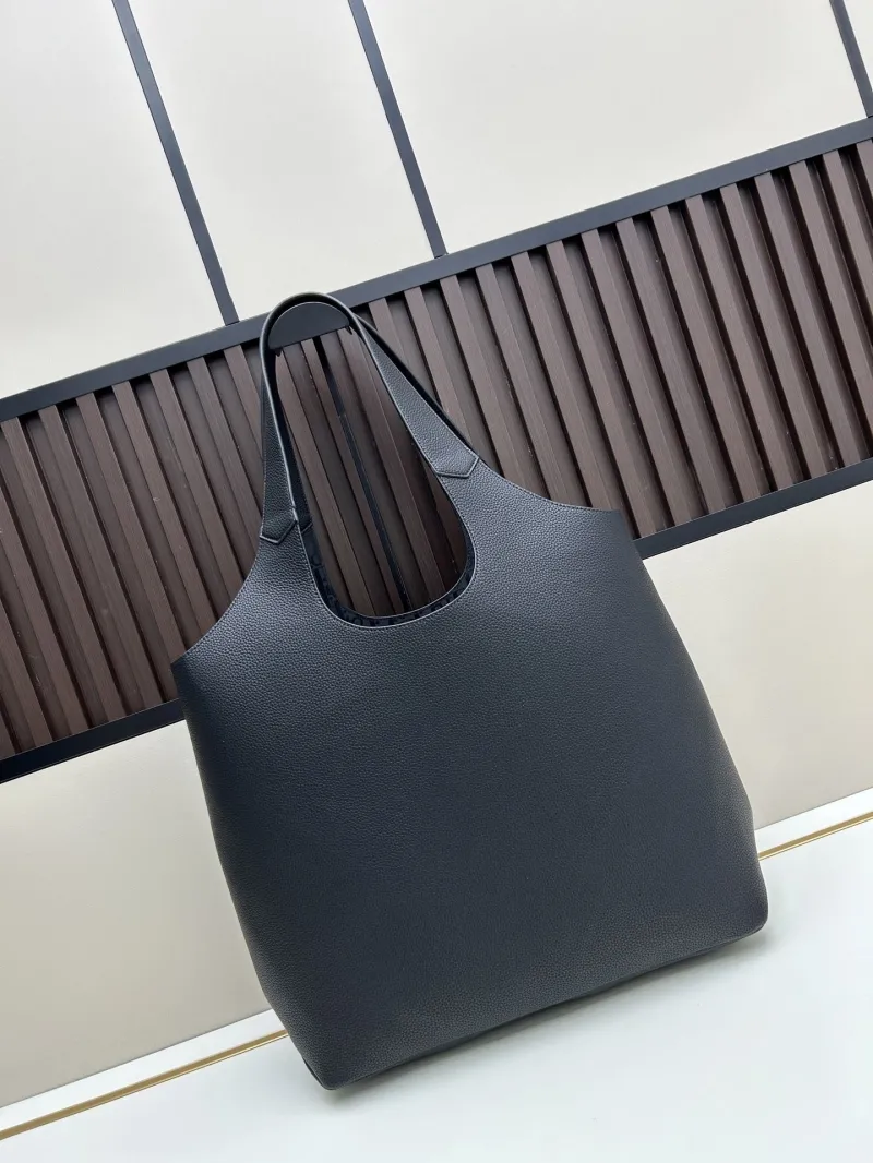 Alternative view of Dior Shopping Bags-318