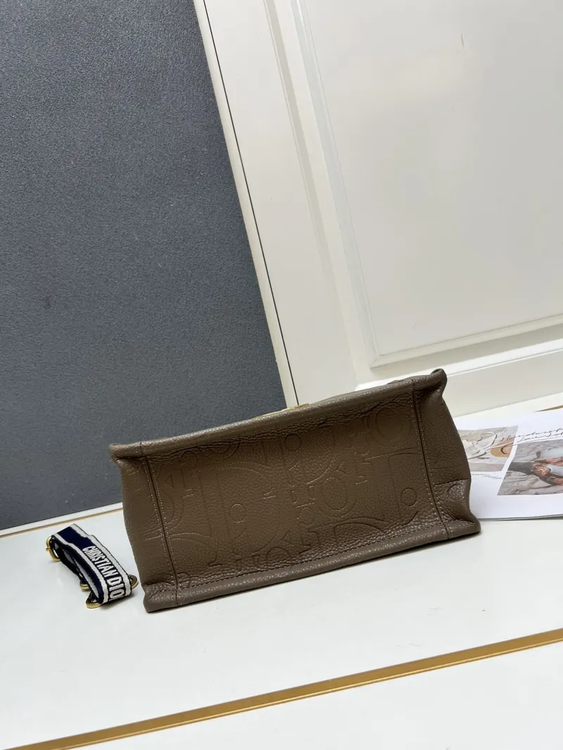 Alternative view of Dior Shopping Bags-326