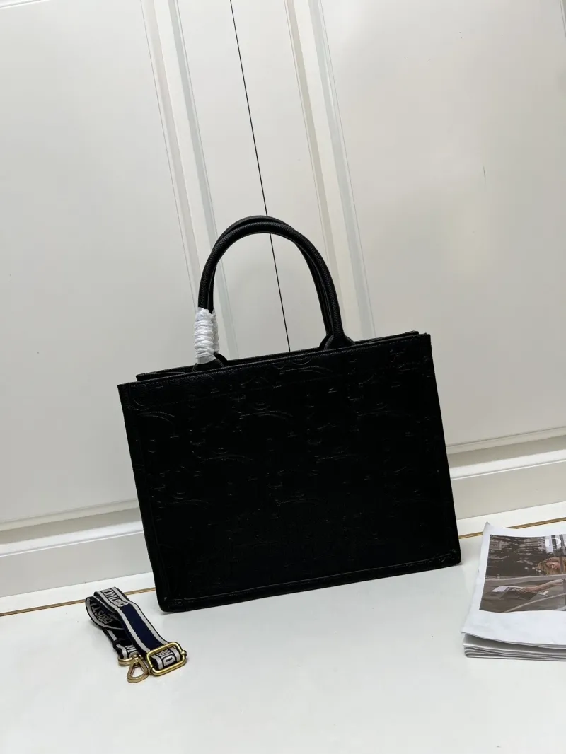 Alternative view of Dior Shopping Bags-331