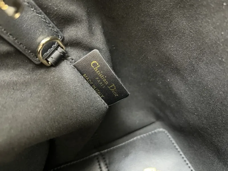 Alternative view of Dior Shopping Bags-341