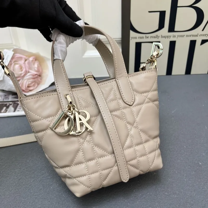 Dior Shopping Bags-365 - Image 4