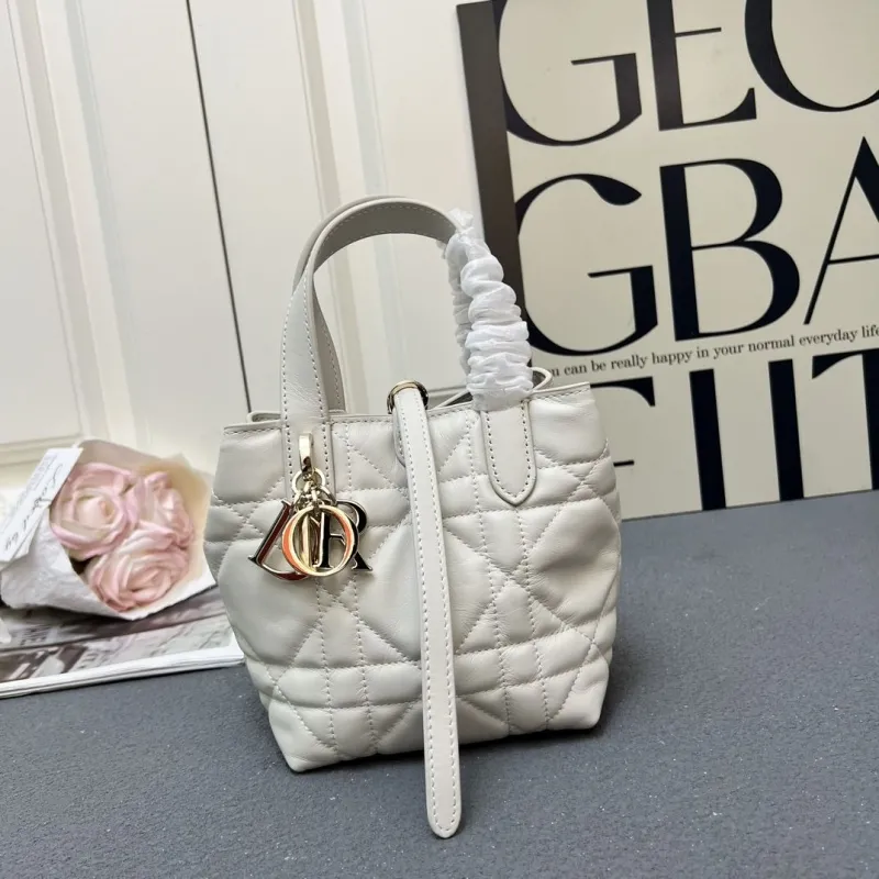 Alternative view of Dior Shopping Bags-366
