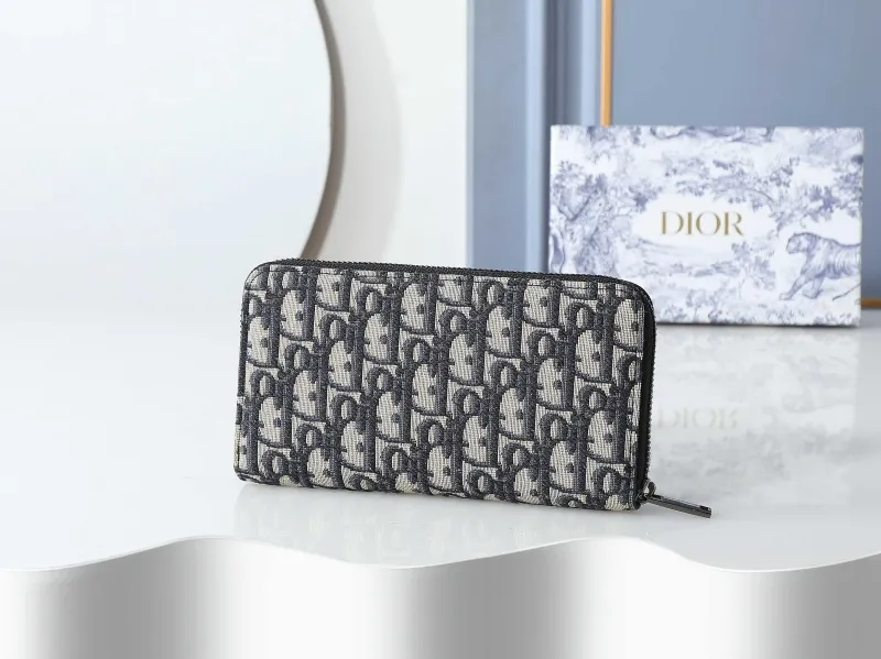 Alternative view of Dior Wallet-247