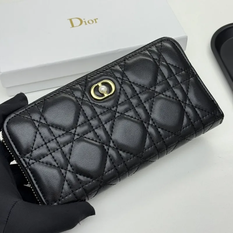 Alternative view of Dior Wallet-322