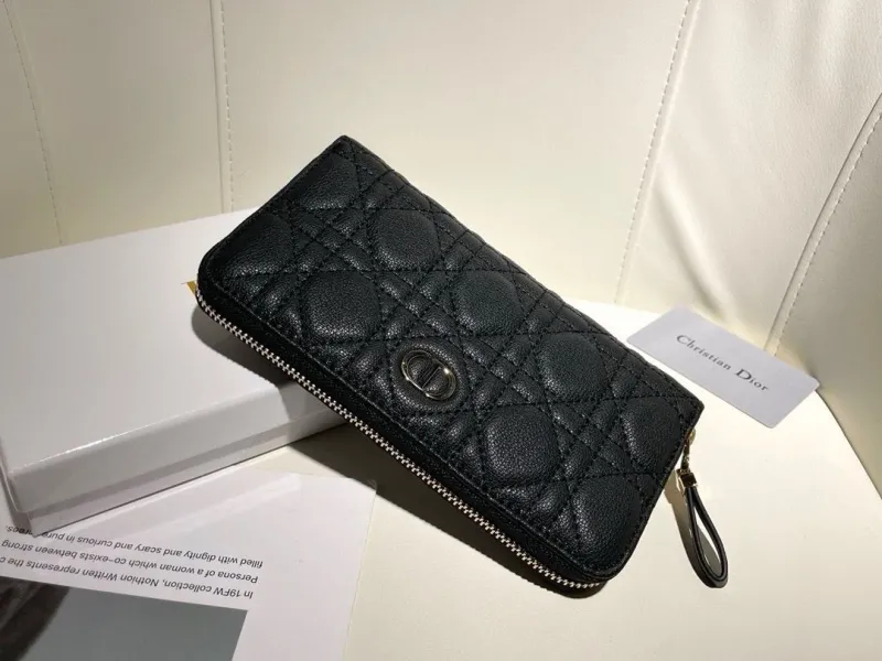 Alternative view of Dior Wallet-450