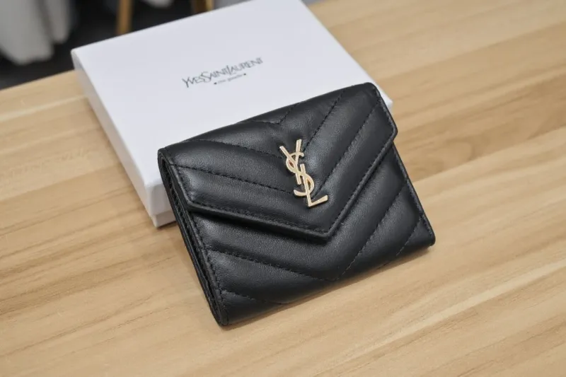 Alternative view of Dior Wallet-462