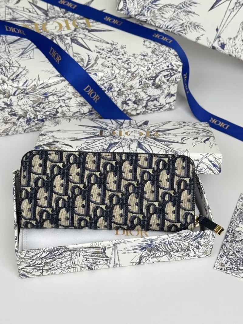 Alternative view of Dior Wallet-469