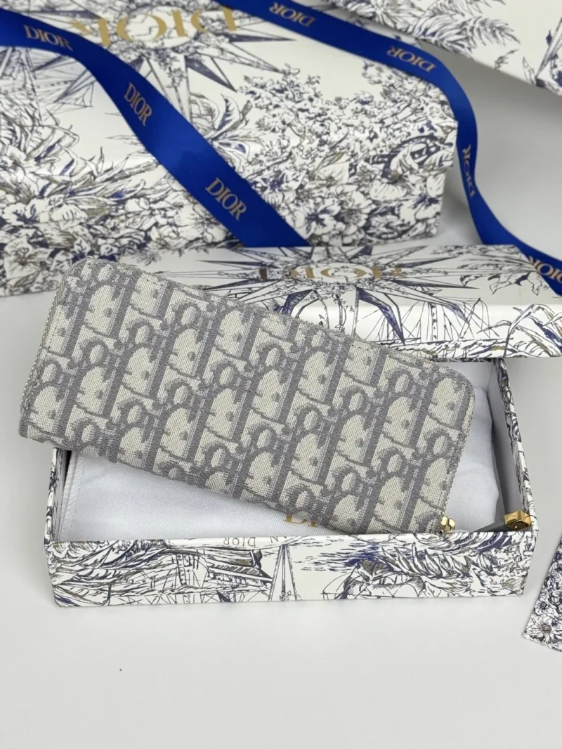 Alternative view of Dior Wallet-470